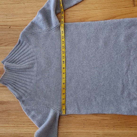 Saks Fifth Avenue Long Cashmere Sweater Size Small - Picture 9 of 9